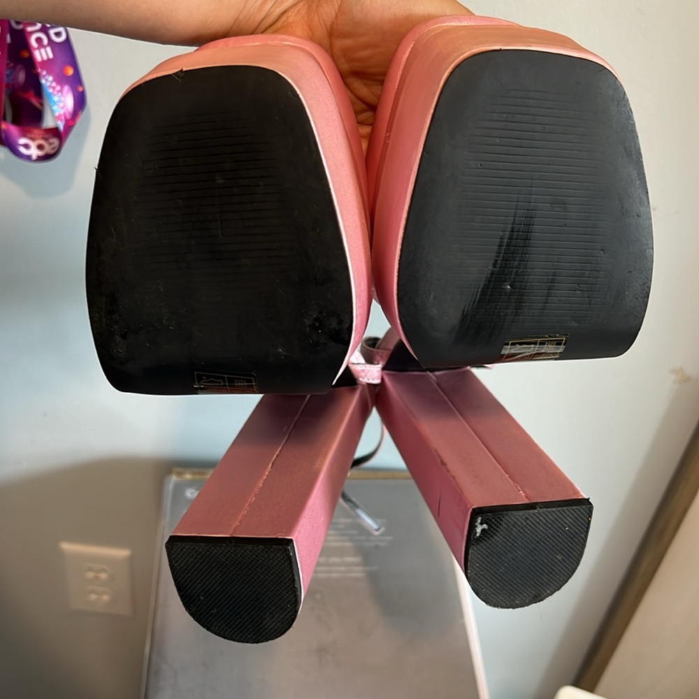 Pink platforms - Picture 3 of 3